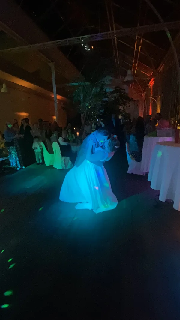 Hochzeits-DJ Kassel – Erster Tanz Hochzeit mit Lichtstimmung